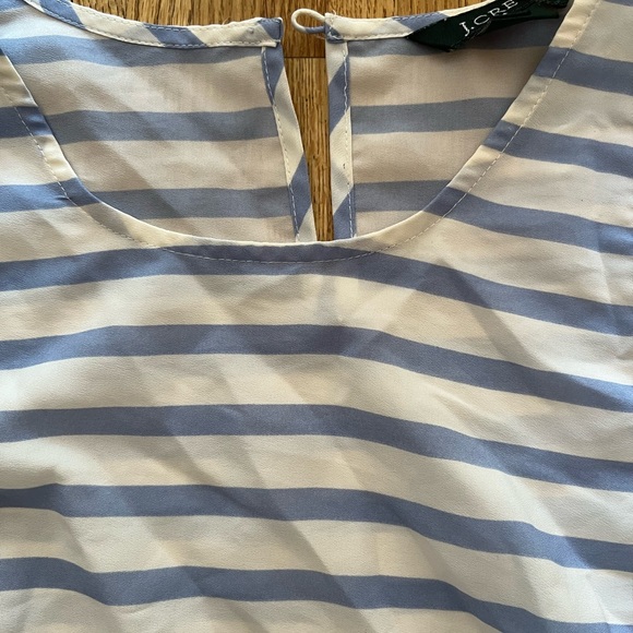 EUC J.crew size 4 Ivory and Light Blue Stripe Sleeveless Silk Tank - Picture 4 of 9